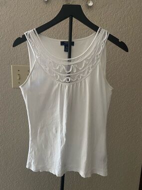 Chaps White Lace Yoke Sleeveless Tank Size small